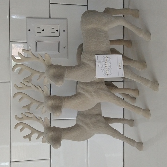 Wondershop target deers only 2! - Picture 1 of 2